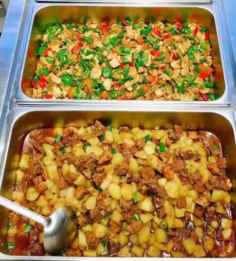 《食堂大鍋菜怎么做才好吃？｜臺裕膳食揭秘專業(yè)團(tuán)餐的5大核心標(biāo)準(zhǔn)》